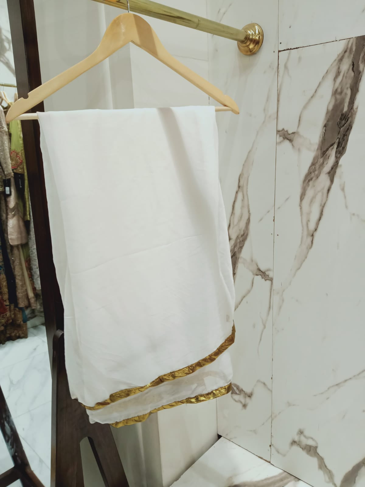 ND-White Chiffon Dupatta Nakoosh Shop